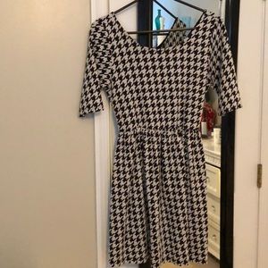 Everly stretch black and white houndstooth dress